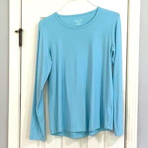 Orvis women’s perfect long sleeve tee. New without tags.